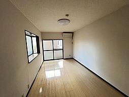 西武拝島線 西武立川駅 バス10分 老人福祉館前（バス）下車 徒歩5分の賃貸アパート 1階ワンルームのリビング/ダイニング