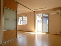 アムールII 202 2階1LDKのリビング/ダイニング