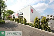 ユニクロ多摩平店 徒歩10分。ショッピングセンター 780m