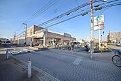 エコスTAIRAYA武蔵藤沢店 944m