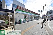 ファミリーマート東飯能駅西口店 徒歩4分。コンビニ 300m