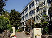 拝島中学校 240m