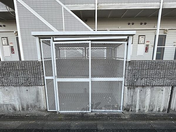 画像15:ゴミ置き場