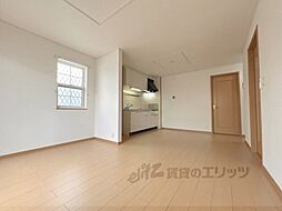 近鉄南大阪線 高田市駅 徒歩16分の賃貸アパート 2階2LDKのリビング/ダイニング