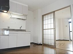 近鉄南大阪線 坊城駅 徒歩5分の賃貸アパート 2階2DKのリビング/ダイニング