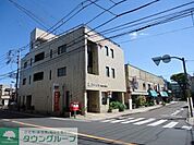 三鷹牟礼二郵便局 徒歩10分。郵便局 770m