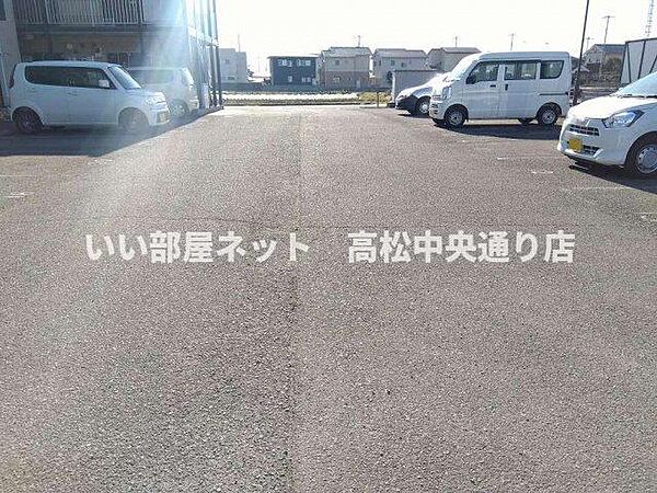 画像11:駐車場