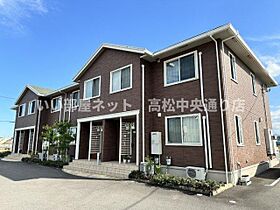 グロウス 105 ｜ 香川県丸亀市柞原町（賃貸アパート2LDK・1階・52.37㎡） その1