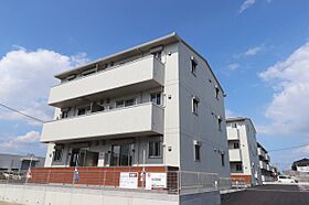 福岡県久留米市梅満町1618-9（賃貸アパート2LDK・3階・49.21㎡） その1