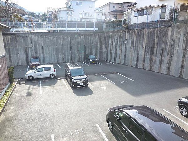 画像14:駐車場があるので、車を買う予定の方も安心です