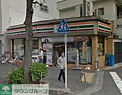セブンイレブン 徒歩5分。 340m