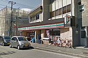 セブンイレブン横須賀安浦店 徒歩4分。コンビニ 250m