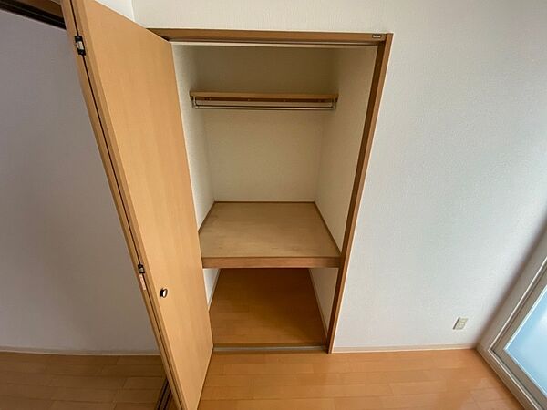 画像13:寝室の収納です。部屋がすっきり片付きます。