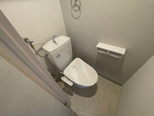 画像10:こちらはトイレです。清潔感があり、安心して使用できます。