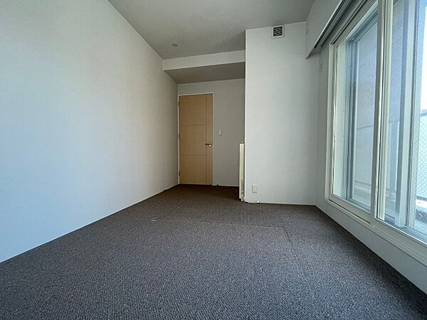 画像22:別角度から寝室を撮ってみました。家具の配置もしやすそう。