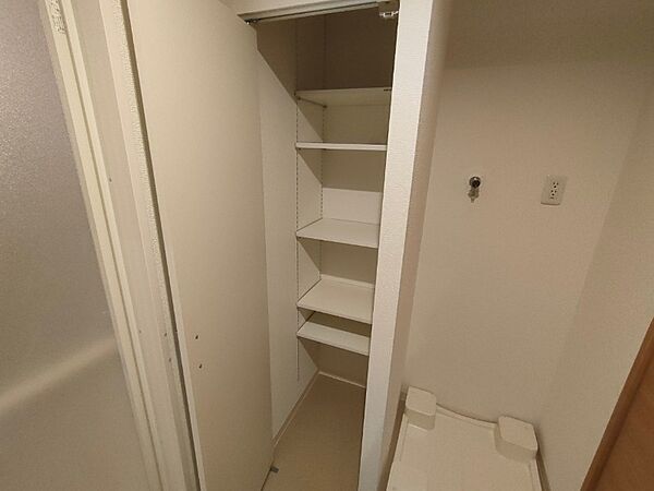 画像23:洗面脱衣所には棚がありました！便利ですよね＾＾