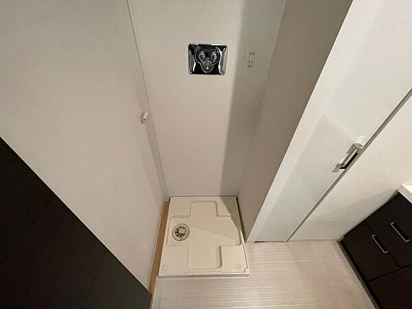 画像24:洗濯機はこちらの専用スペースに置けます！
