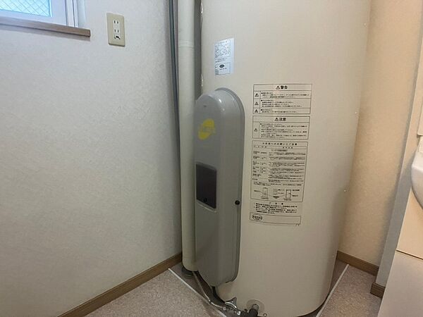 画像21:電気温水器です。オール電化でお得で安心ですね。