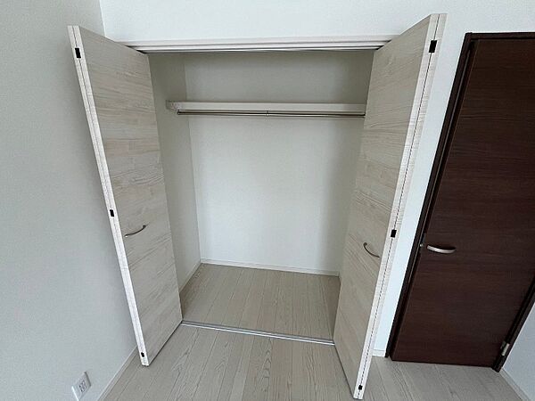 収納もバッチリあるのでお部屋が片付きますよ！