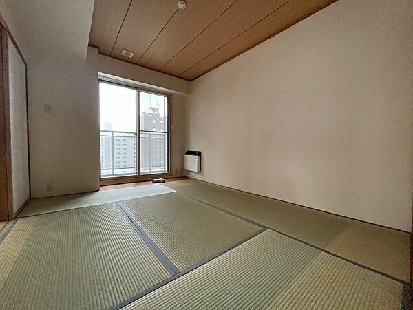 画像21:和室も広くてキレイなお部屋が広がっています！