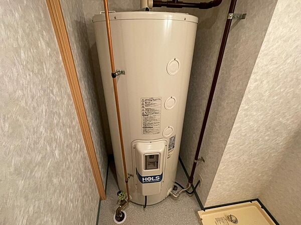 画像22:電気温水器です。オール電化でお得で安心ですね。