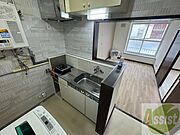 キッチンはスペースも広々していて使いやすそうですよ！