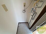 もちろん洗濯機置場は室内にあるので、いつでも洗濯できますよ〜