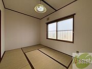 寝室です。部屋をどう使うかはあなた次第です！