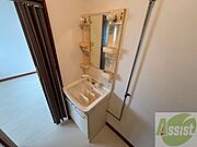 こちらに洗面台があります。朝の洗顔はこちらで。