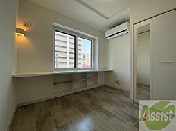 crem bld. 5階ワンルームのリビング/ダイニング