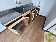 キッチン下の棚を開けてみました！食品ストック等をしまえます。