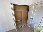 クローゼットは奥行きもあり、荷物が多い方でも安心です。