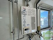 ガス給湯器です。操作しやすいパネルになってます。