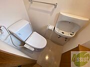 ウォシュレット機能がついたトイレ。安心して使用できますね。