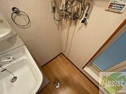 もちろん洗濯機置場は室内にあるので、いつでも洗濯できますよ