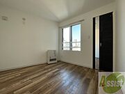 洋室がもう一つ。お部屋が多いのはうれしいですね！