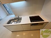 キッチンはスペースも広々していて使いやすそうですよ！