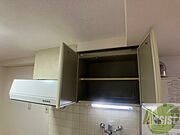 キッチン上の収納もたっぷり入るので、すっきり片付きます。