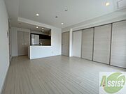 白さが清潔感を出してくれます。お部屋も明るいですね。