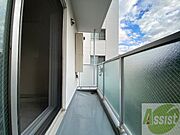 バルコニーは幅があり、広い印象を受けました。