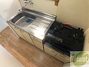 キッチンです。一人暮らしなら十分な大きさですね。