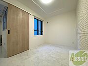 寝室です。部屋をどう使うかはあなた次第です！