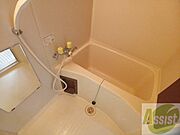 バスルームはこちらです。広々としてゆったり休めます。