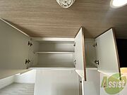 キッチン上の収納もたっぷり入るので、すっきり片付きます。