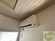 こちらはエアコンが設置されております！夏場も快適です！
