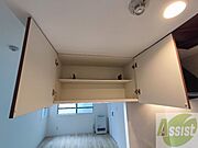 キッチン上の収納もたっぷり入るので、すっきり片付きます。