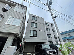 4 / 8