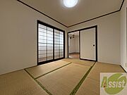 寝室です。部屋をどう使うかはあなた次第です！