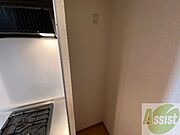 こちらに冷蔵庫を置けます。調理時の動線もばっちり効率的。