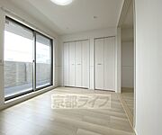 南向きで明るいお部屋です隣のＬＤＫと一体で広く使うことが出来ます。